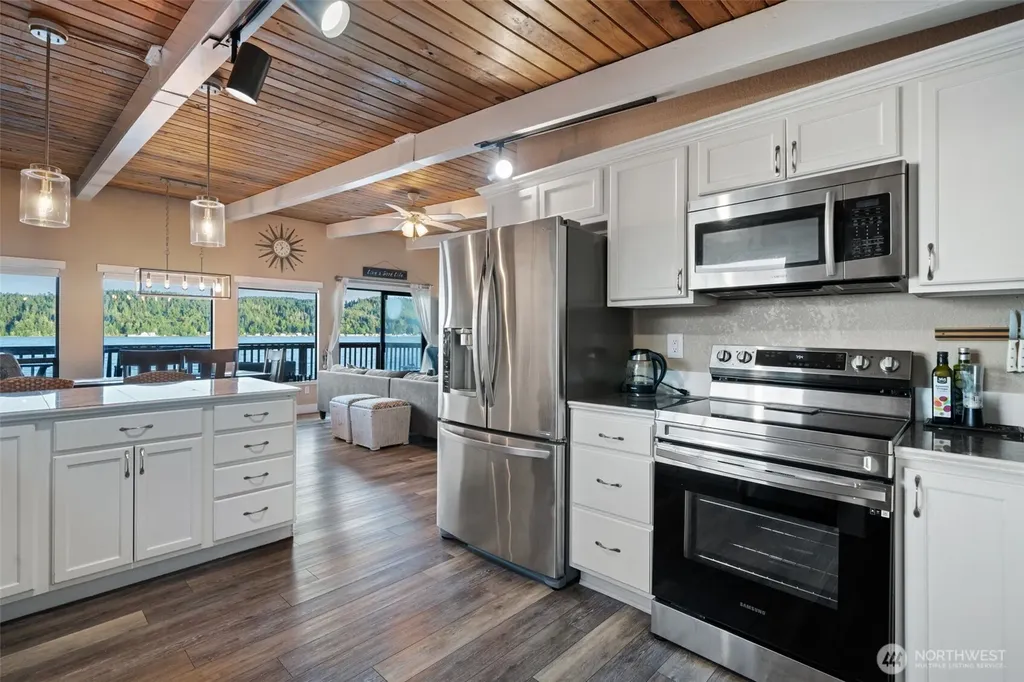 9661 NE North Shore Road Belfair WA 98528