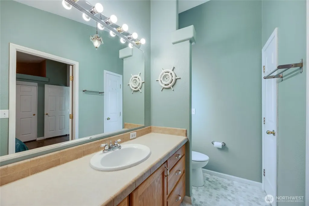 600 Lincoln Road Poulsbo WA 98370