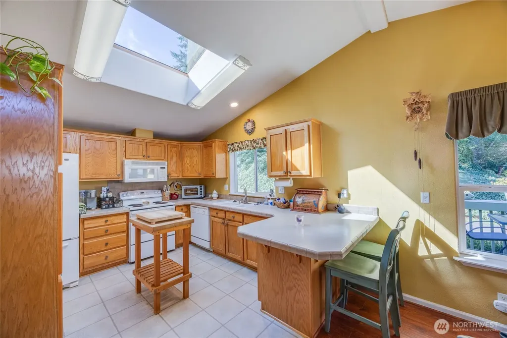600 Lincoln Road Poulsbo WA 98370