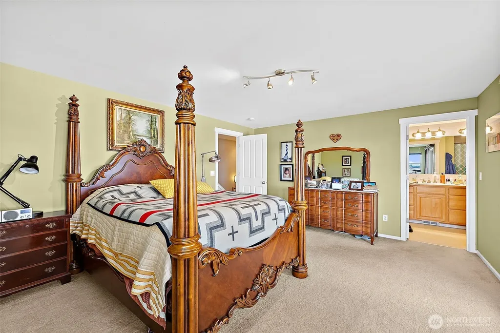 7606 19th Street W Tacoma WA 98466