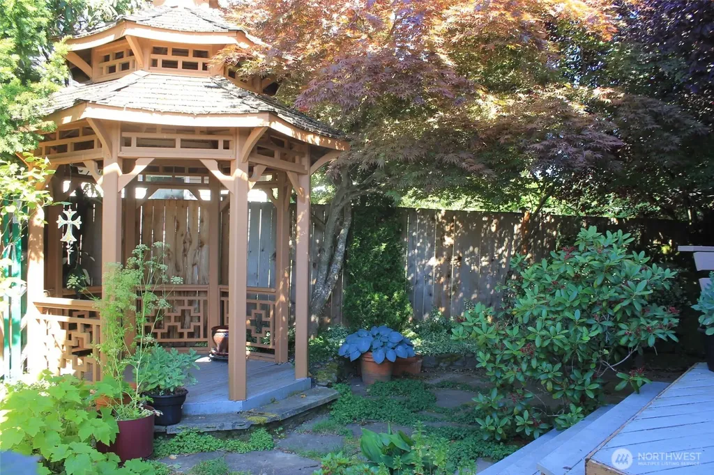 7606 19th Street W Tacoma WA 98466