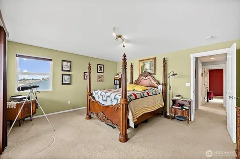 7606 19th Street W Tacoma WA 98466
