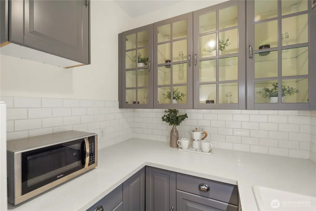 1726 15th Avenue Seattle WA 98122
