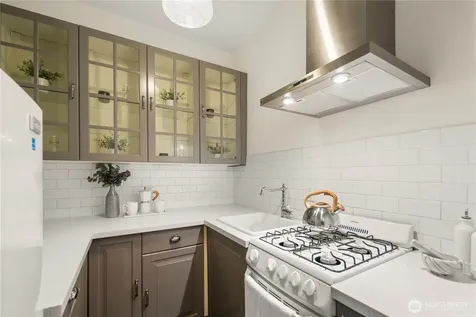 1726 15th Avenue Seattle WA 98122