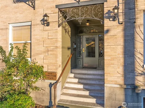 1726 15th Avenue Seattle WA 98122