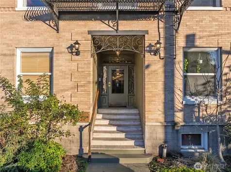 1726 15th Avenue Seattle WA 98122