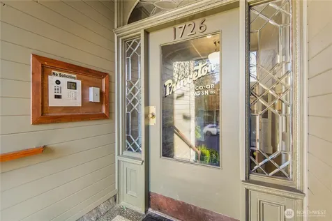 1726 15th Avenue Seattle WA 98122