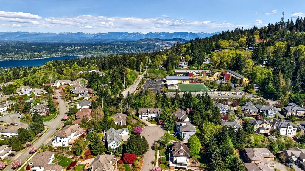 6082 167th Avenue SE Bellevue WA 98006