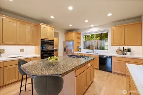 6082 167th Avenue SE Bellevue WA 98006