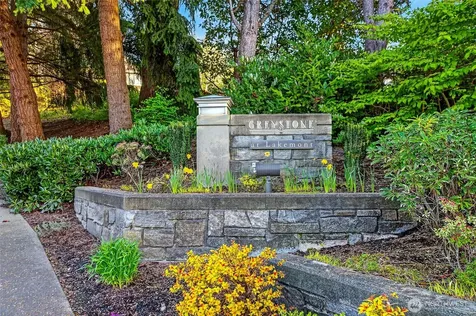 6082 167th Avenue SE Bellevue WA 98006