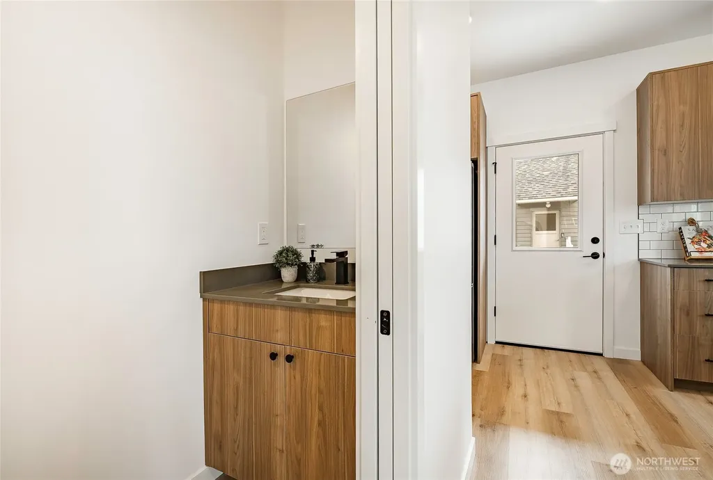 212 E Grover Street Lynden WA 98264