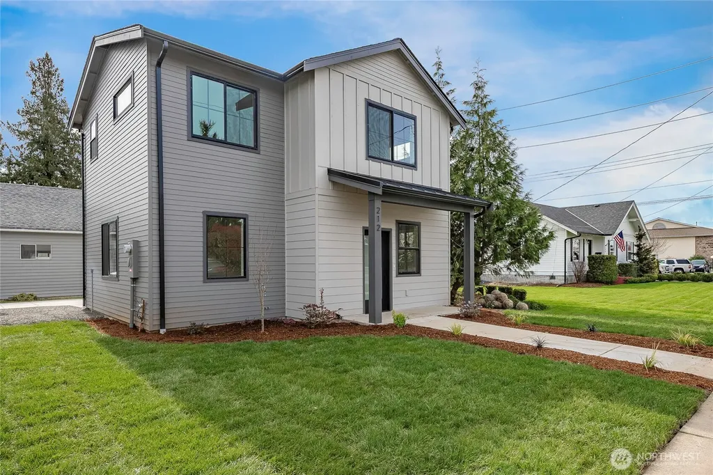 212 E Grover Street Lynden WA 98264