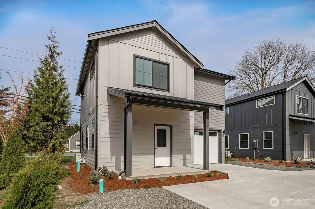 212 E Grover Street Lynden WA 98264