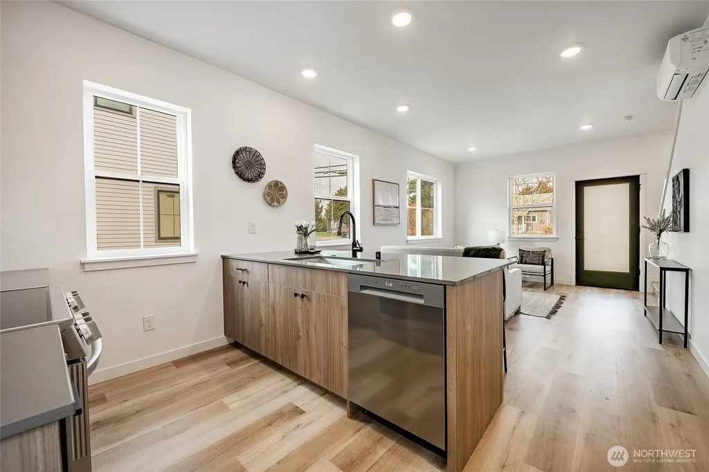 212 E Grover Street Lynden WA 98264