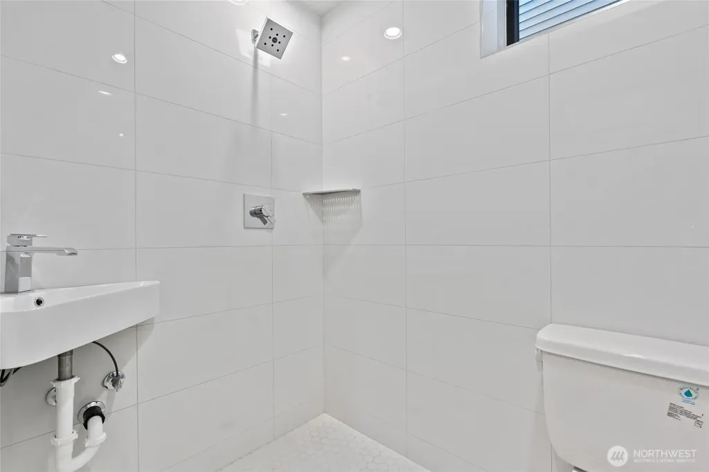 11229 Greenwood Avenue N Seattle WA 98133
