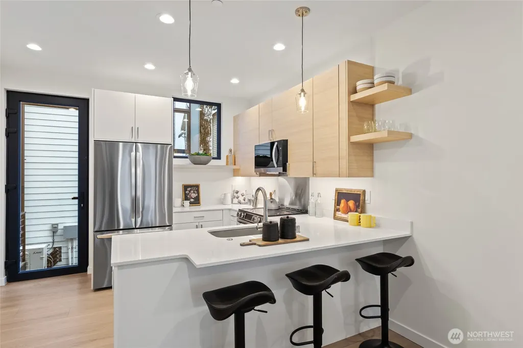 11229 Greenwood Avenue N Seattle WA 98133