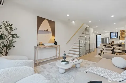 11229 Greenwood Avenue N Seattle WA 98133