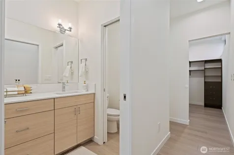 11229 Greenwood Avenue N Seattle WA 98133