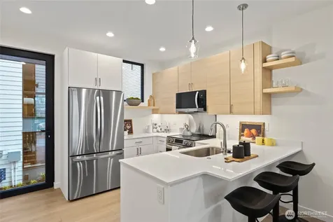 11229 Greenwood Avenue N Seattle WA 98133
