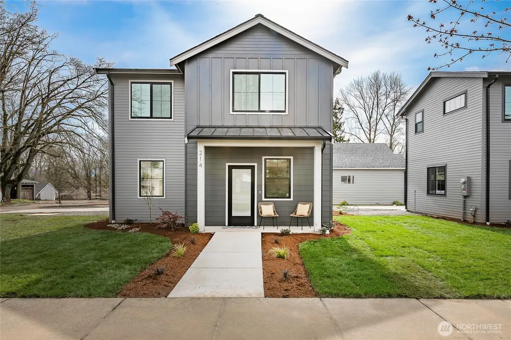 214 E Grover Street Lynden WA 98264