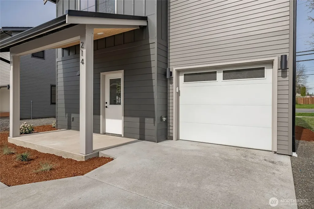 214 E Grover Street Lynden WA 98264