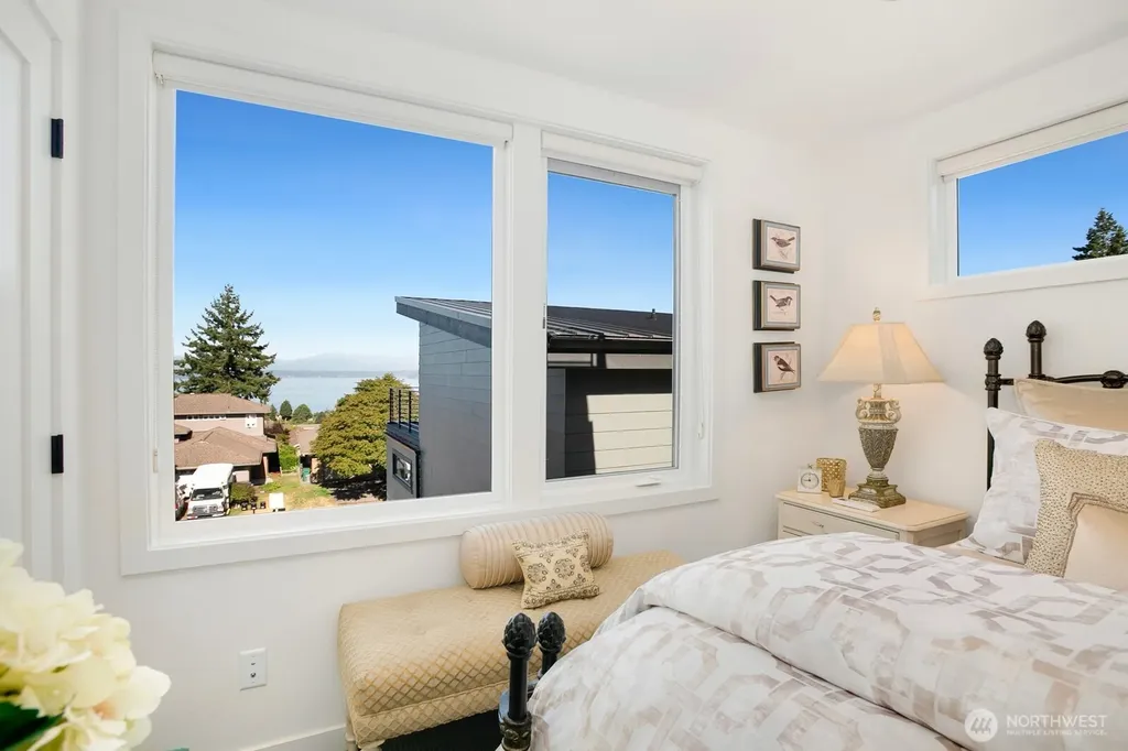 12734 7th Avenue NW Seattle WA 98177