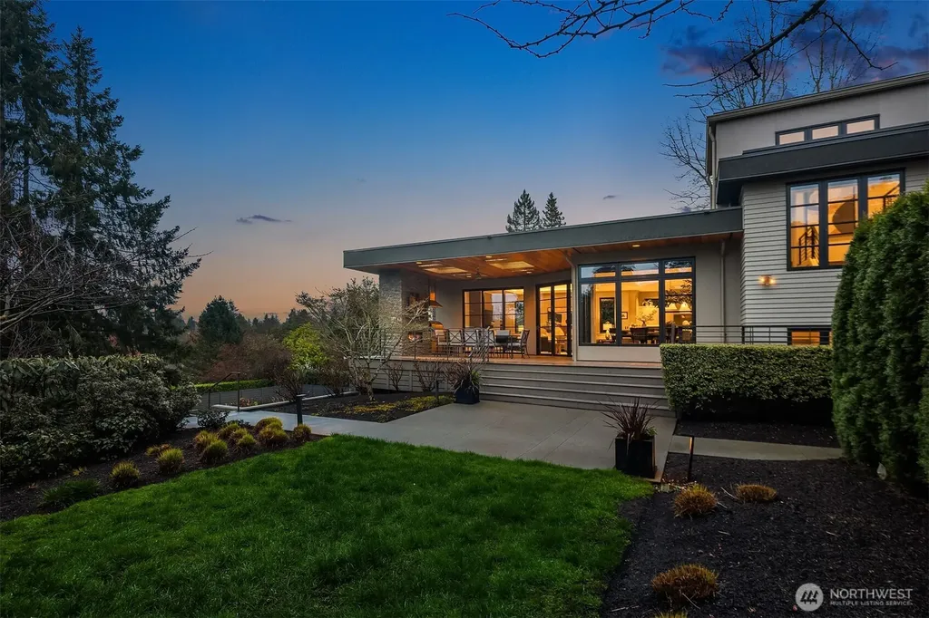 9036 NE 26th Street Clyde Hill WA 98004
