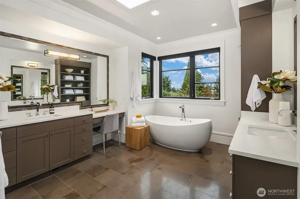 9036 NE 26th Street Clyde Hill WA 98004