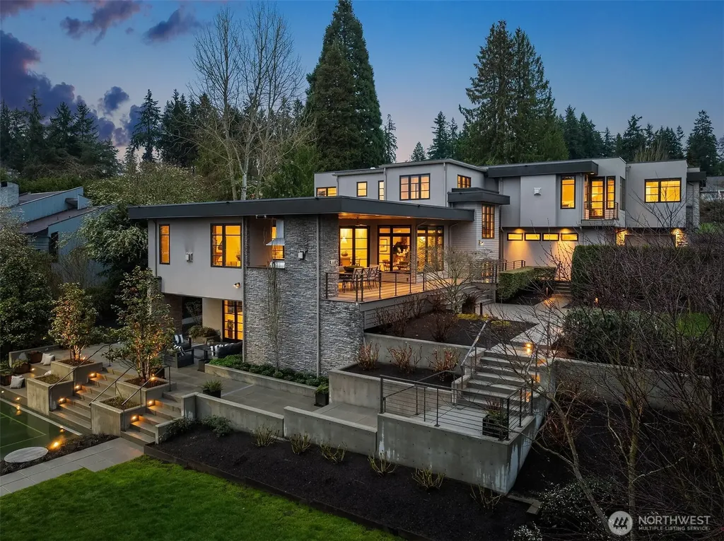 9036 NE 26th Street Clyde Hill WA 98004