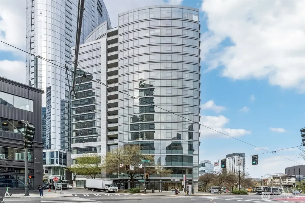 820 Blanchard Street Seattle WA 98121