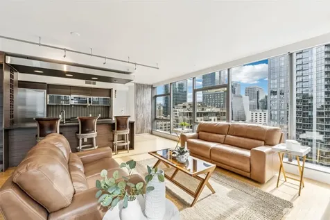 820 Blanchard Street Seattle WA 98121