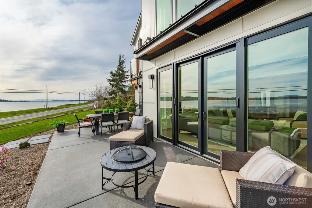 1553 Mitchell Avenue Blaine WA 98230