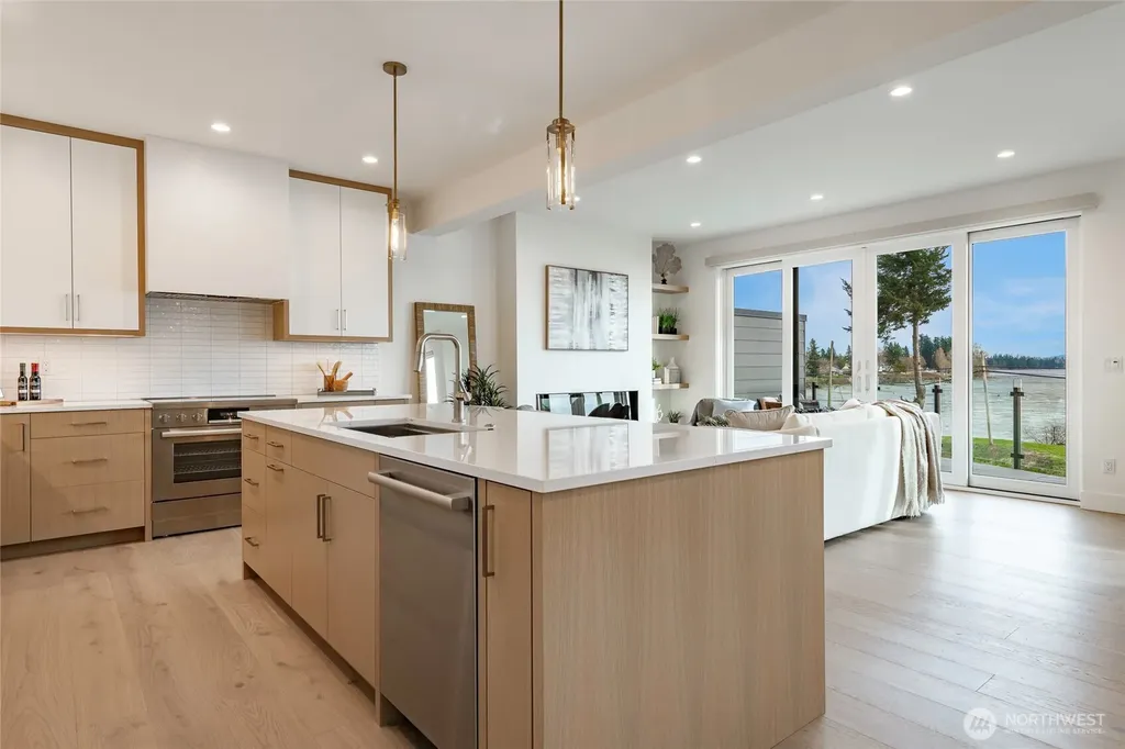 1557 Mitchell Avenue Blaine WA 98230