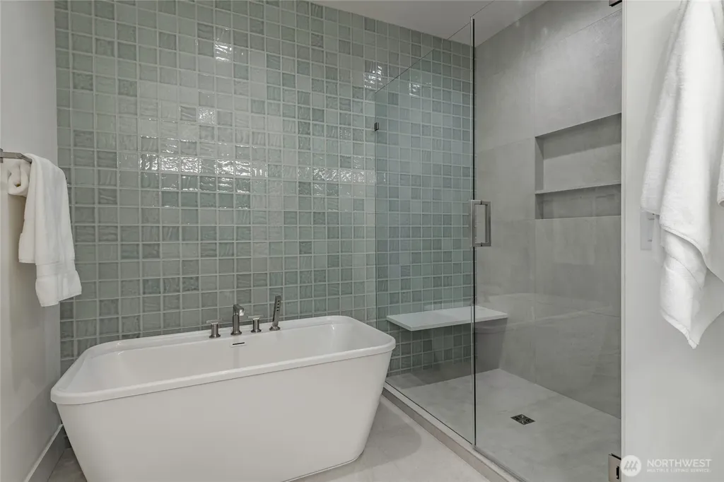 1557 Mitchell Avenue Blaine WA 98230