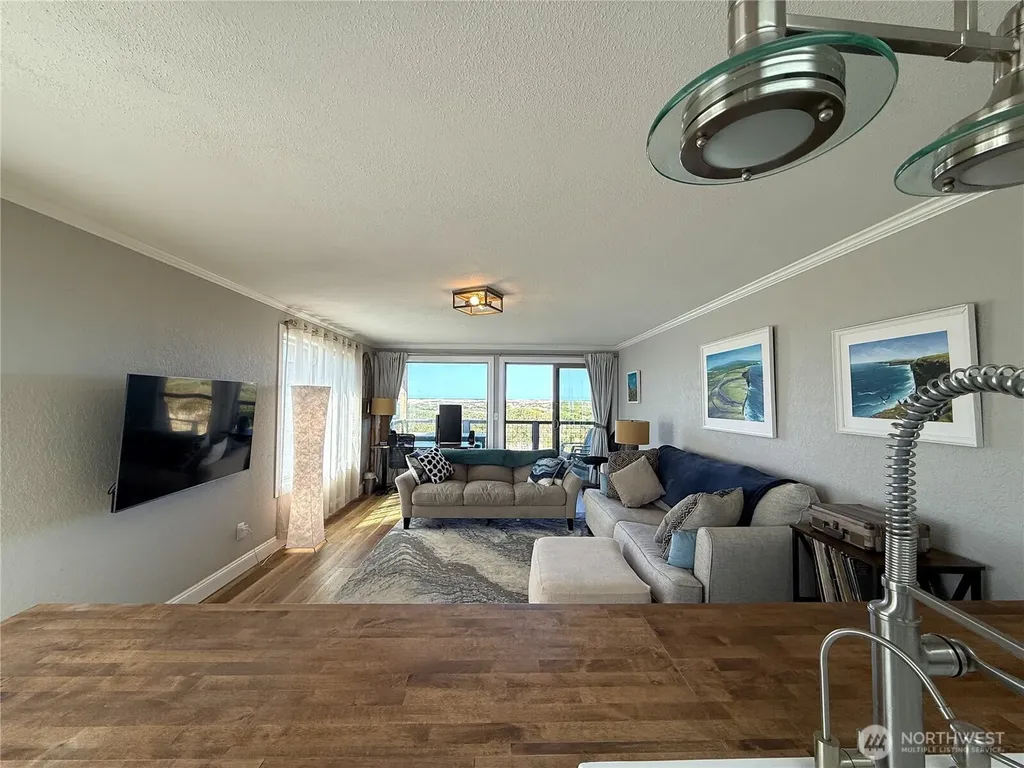 1027 S Sand Dune Avenue SW Ocean Shores WA 98569
