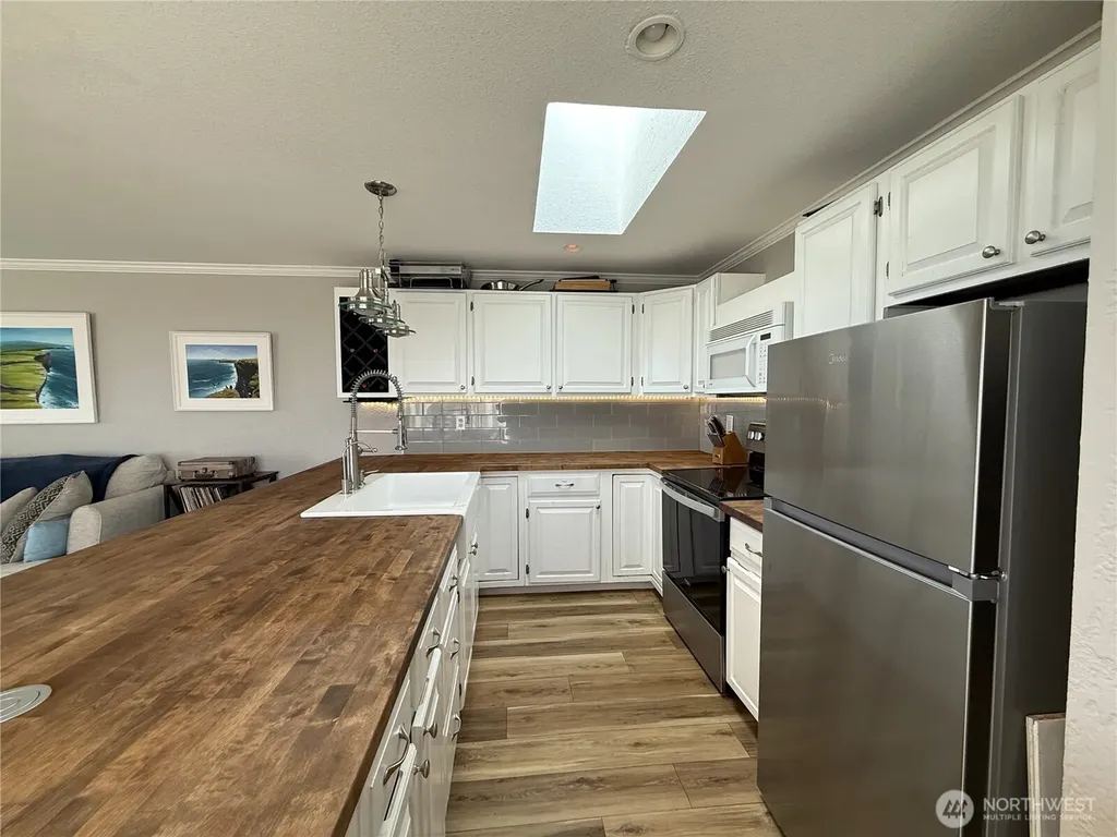 1027 S Sand Dune Avenue SW Ocean Shores WA 98569