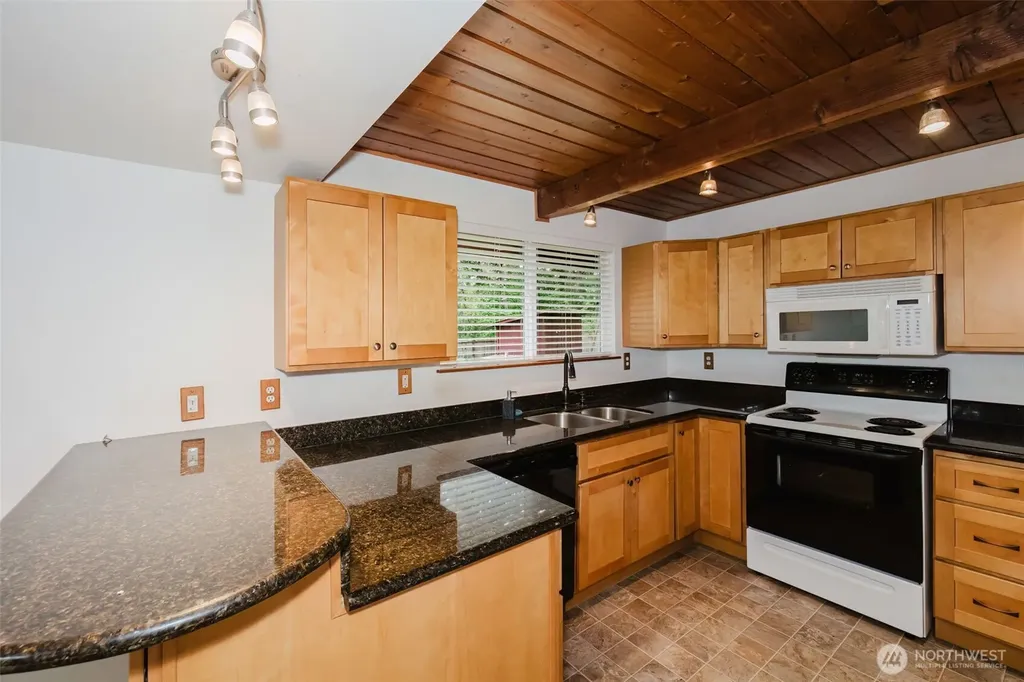 1822 190th Avenue SW Lakebay WA 98349