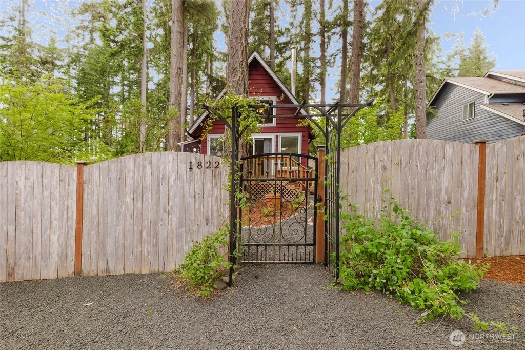 1822 190th Avenue SW Lakebay WA 98349