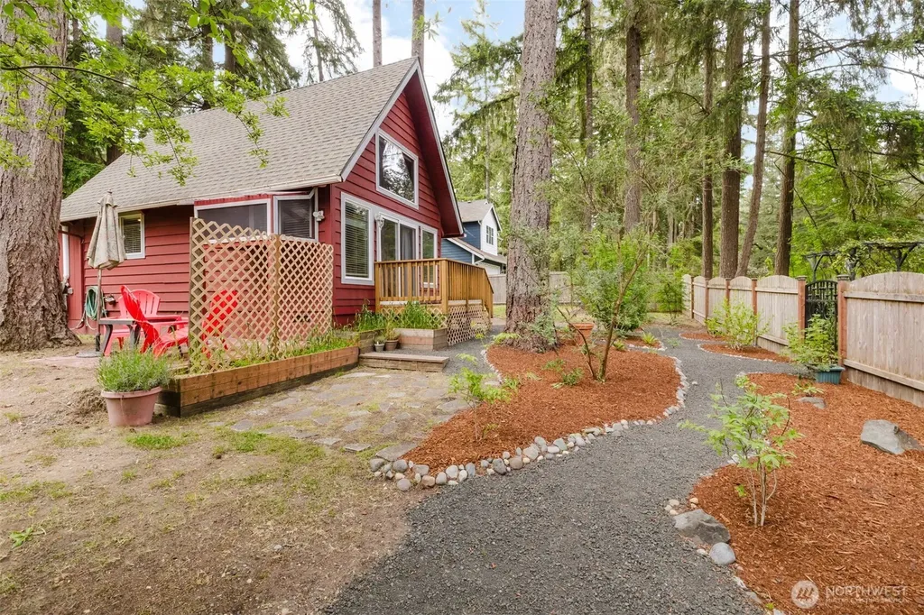 1822 190th Avenue SW Lakebay WA 98349
