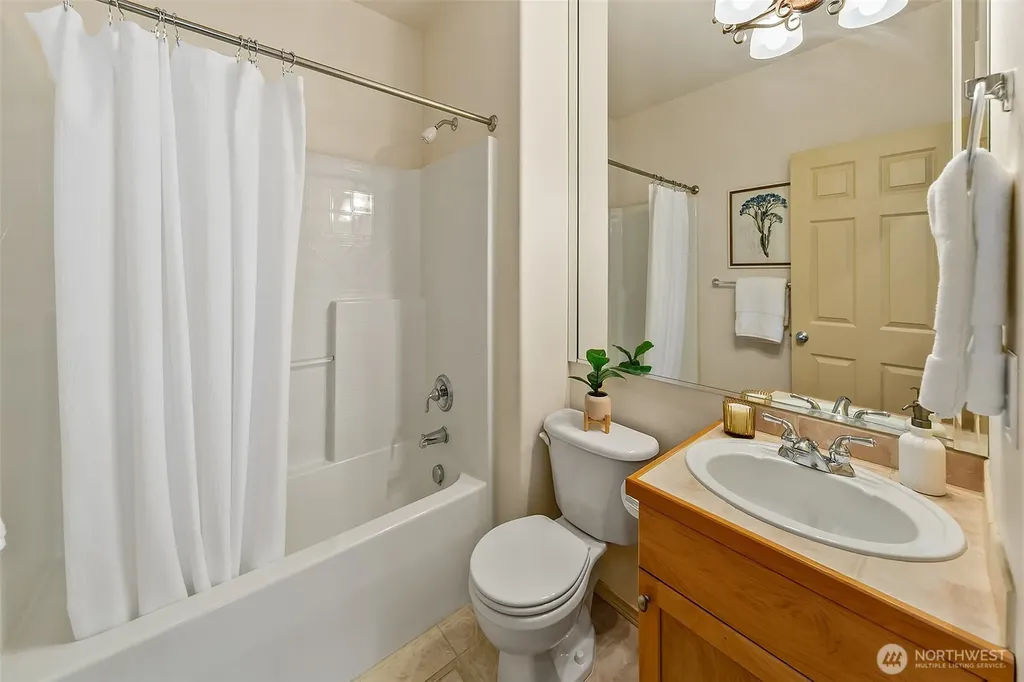 35638 8th Avenue SW Federal Way WA 98023