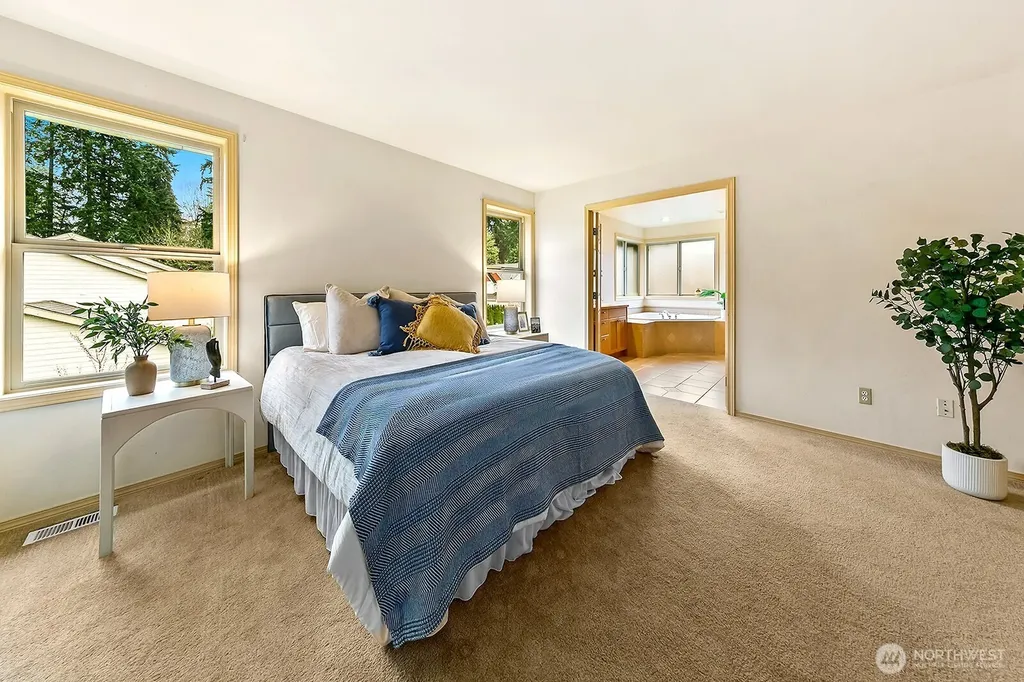 35638 8th Avenue SW Federal Way WA 98023