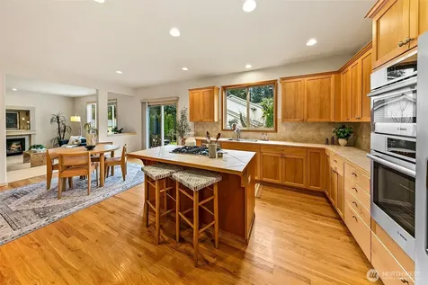 35638 8th Avenue SW Federal Way WA 98023