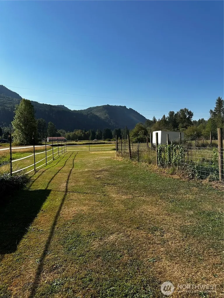 150 Anderson Road Glenoma WA 98336