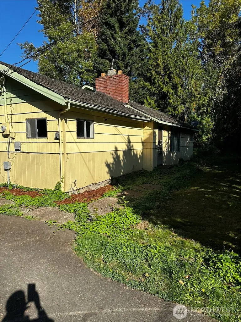 150 Anderson Road Glenoma WA 98336