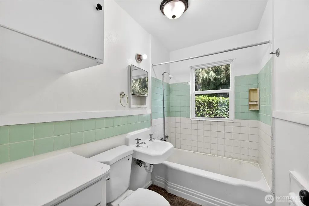 5222 Delridge Way SW Seattle WA 98106