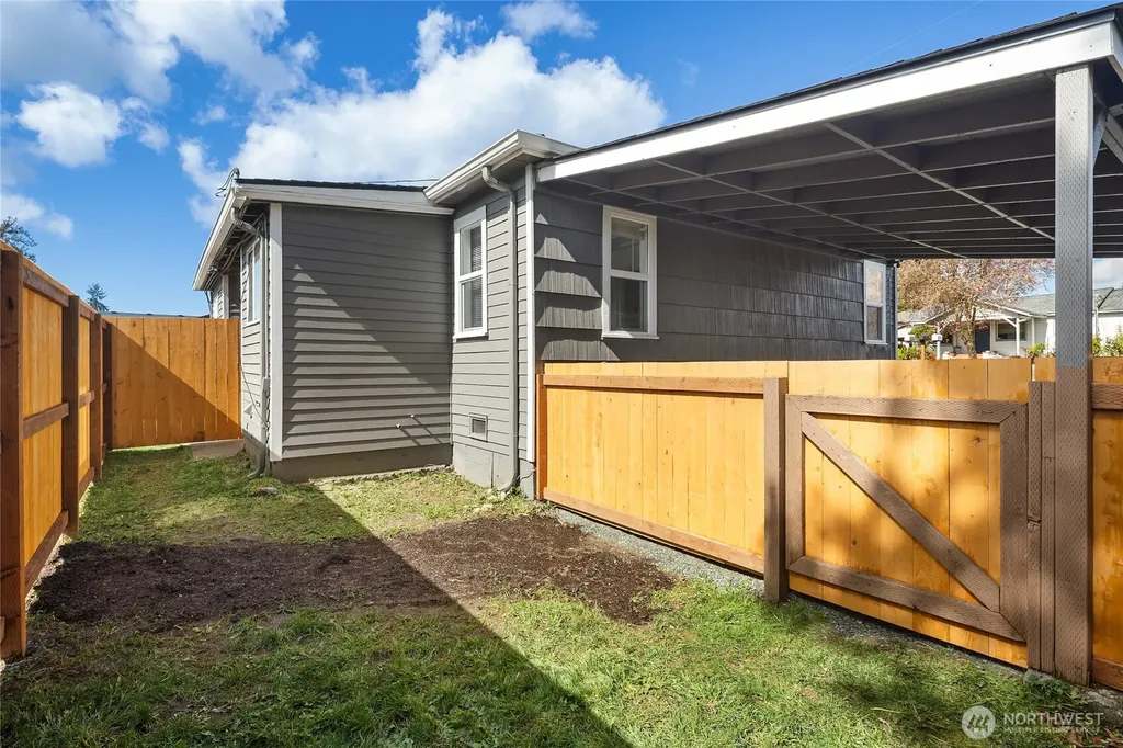 420 107th Place SW Everett WA 98204
