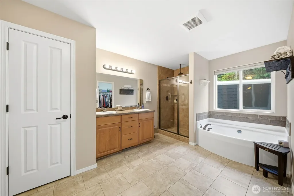 946 Paine Road Castle Rock WA 98611