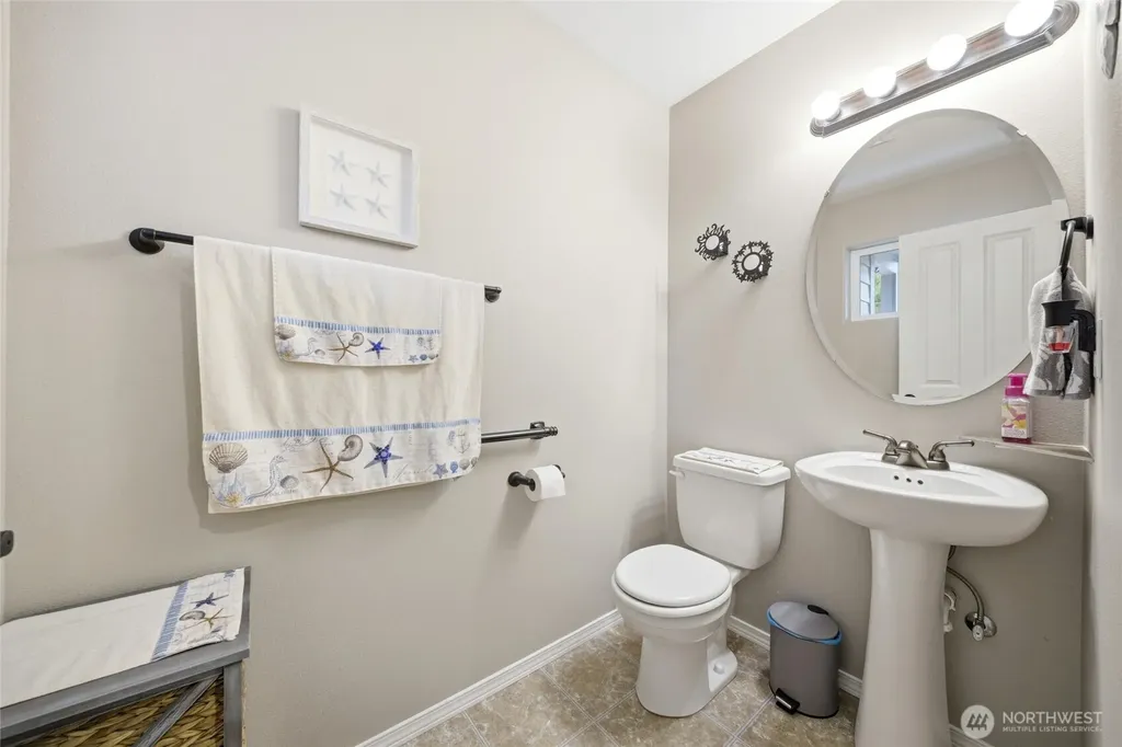 946 Paine Road Castle Rock WA 98611