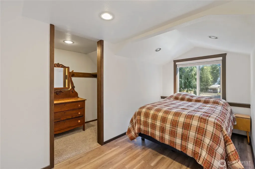 424 Cannon Road Packwood WA 98361