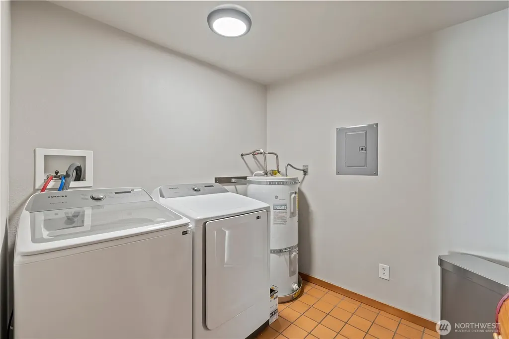 424 Cannon Road Packwood WA 98361